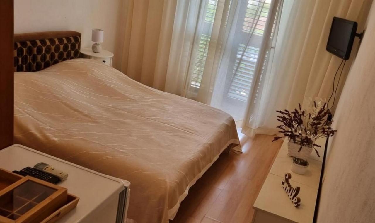 Apartments And Rooms With Parking Space Supetar, Brac - 5658 Exteriör bild