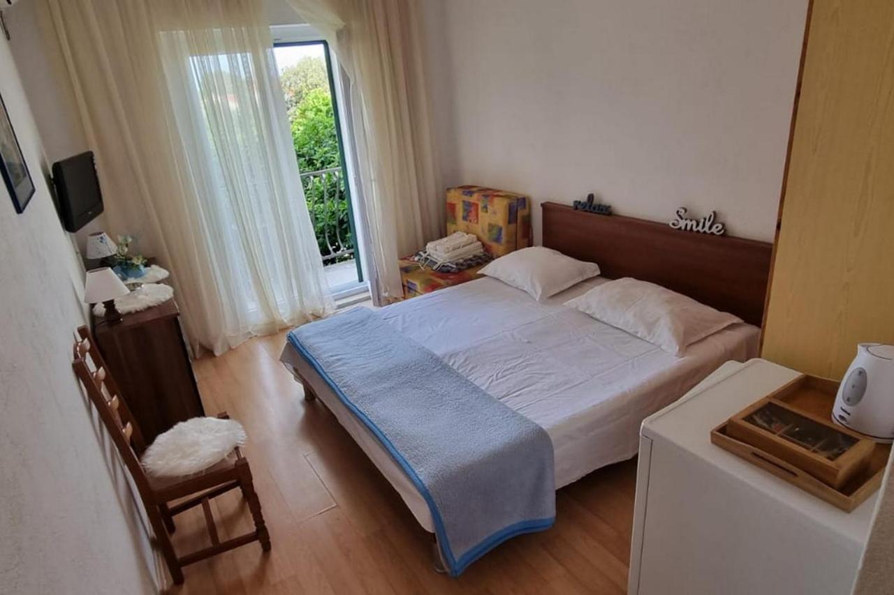 Apartments And Rooms With Parking Space Supetar, Brac - 5658 Exteriör bild