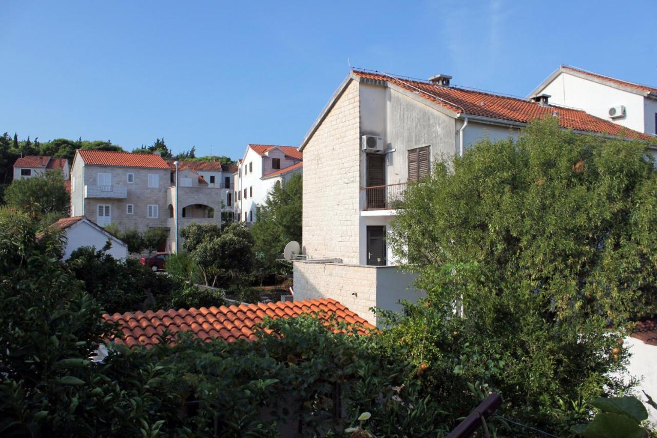 Apartments And Rooms With Parking Space Supetar, Brac - 5658 Exteriör bild