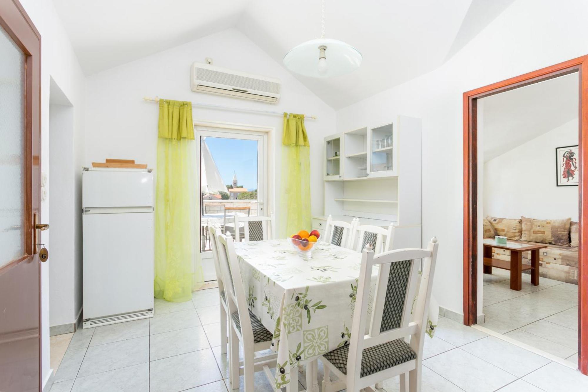 Apartments And Rooms With Parking Space Supetar, Brac - 5658 Rum bild