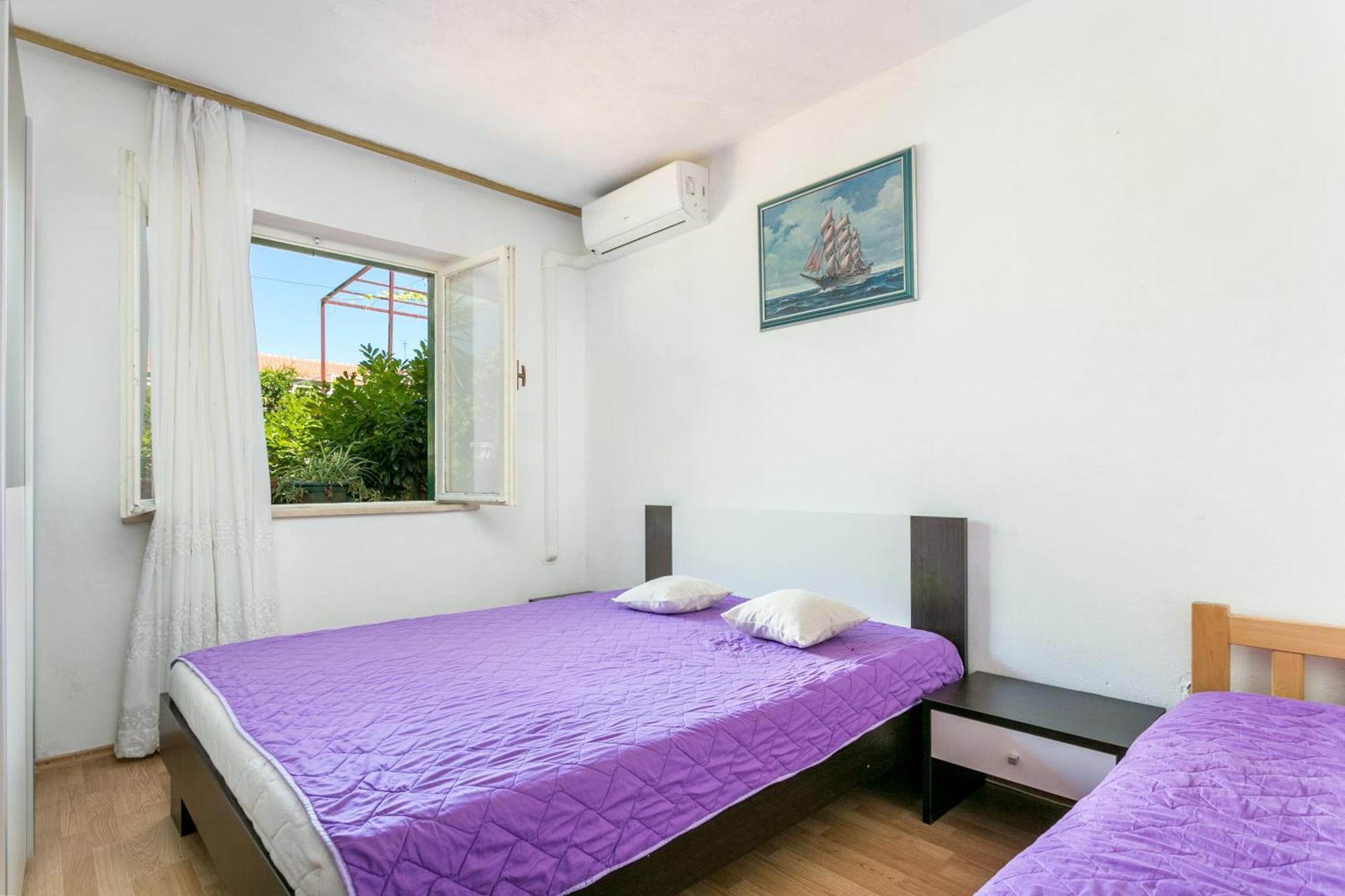 Apartments And Rooms With Parking Space Supetar, Brac - 5658 Exteriör bild