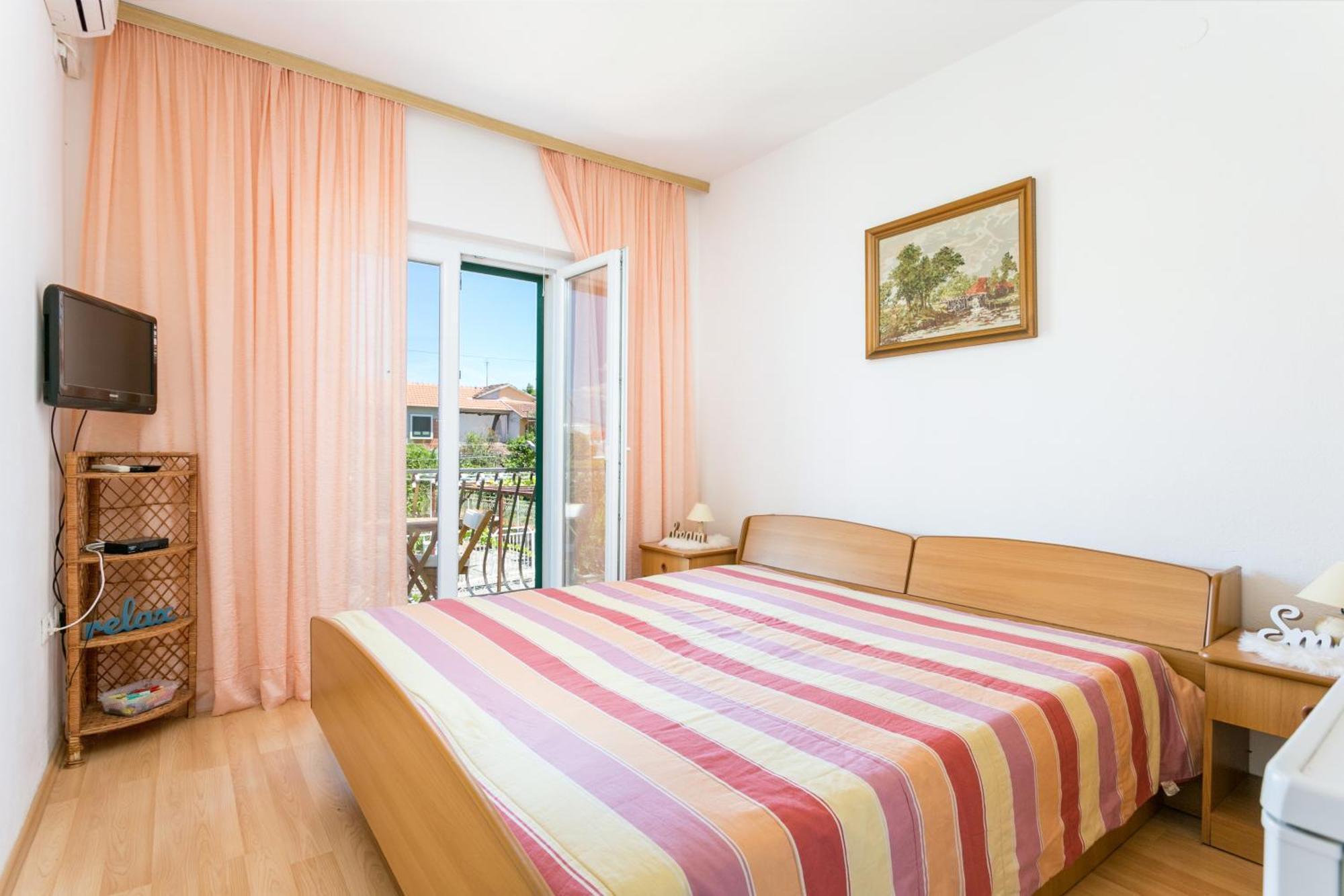 Apartments And Rooms With Parking Space Supetar, Brac - 5658 Exteriör bild