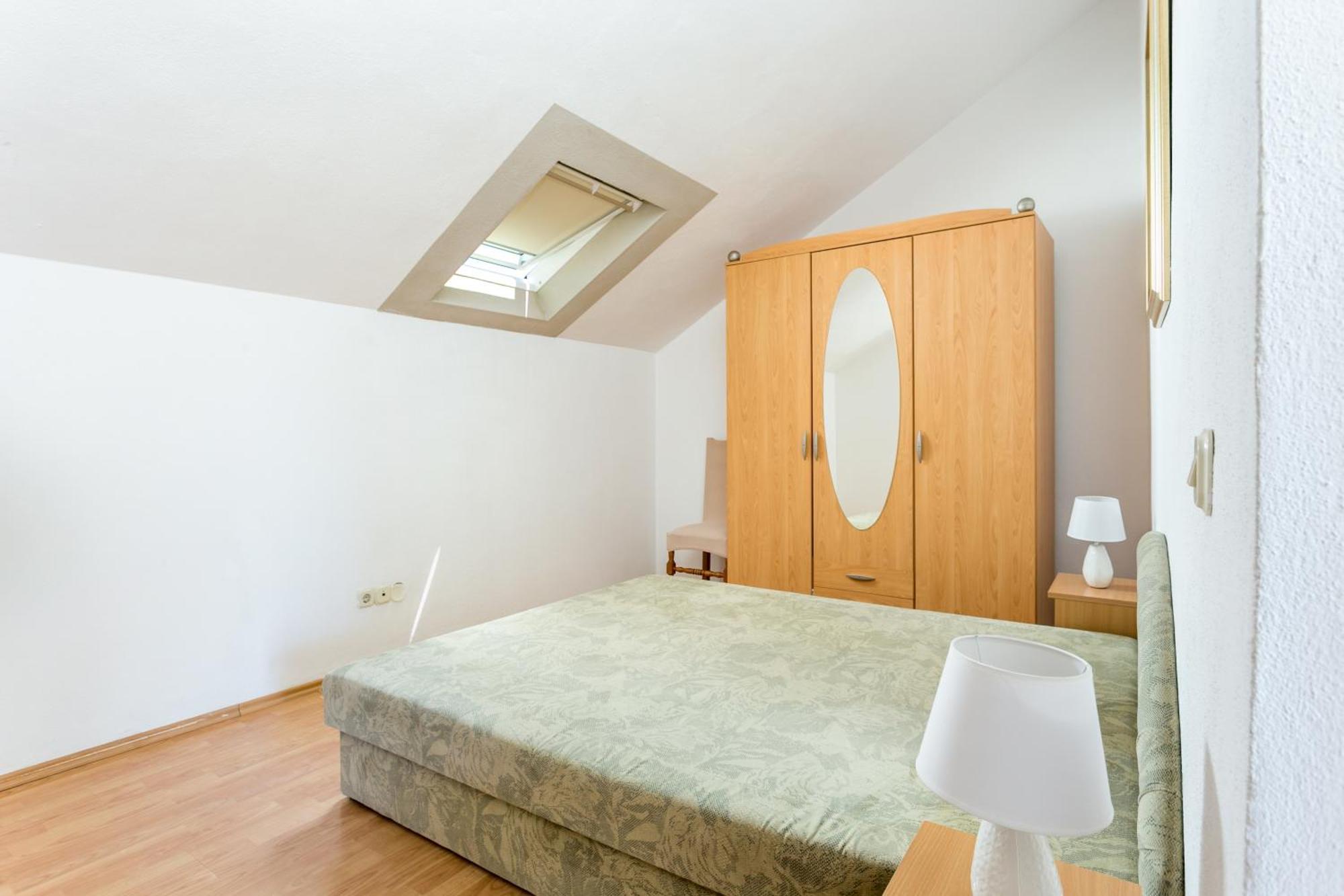 Apartments And Rooms With Parking Space Supetar, Brac - 5658 Exteriör bild