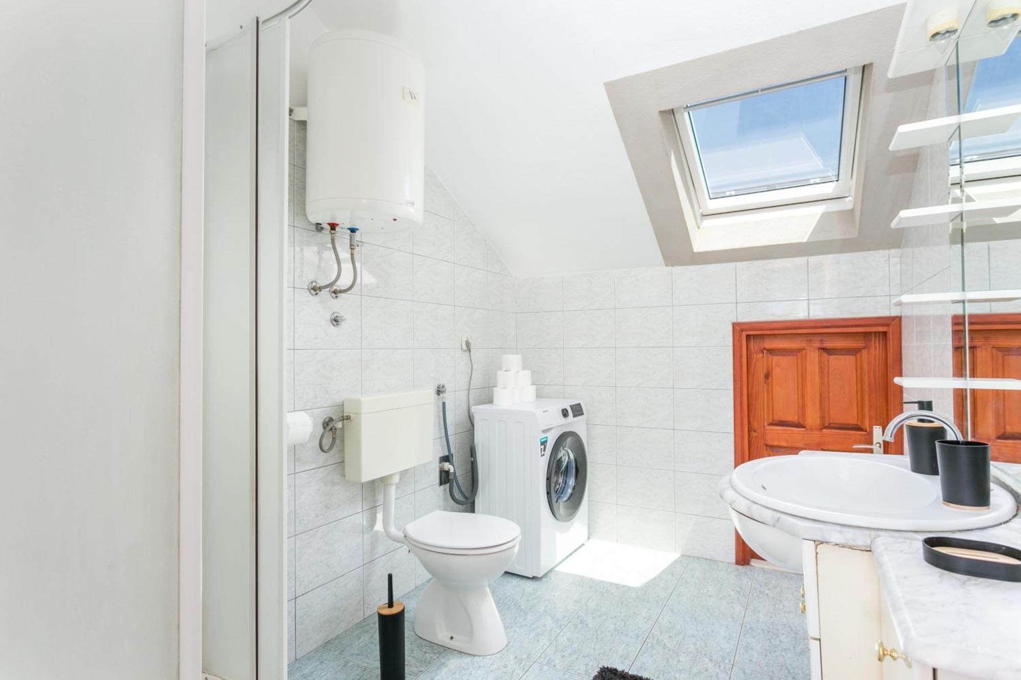 Apartments And Rooms With Parking Space Supetar, Brac - 5658 Exteriör bild