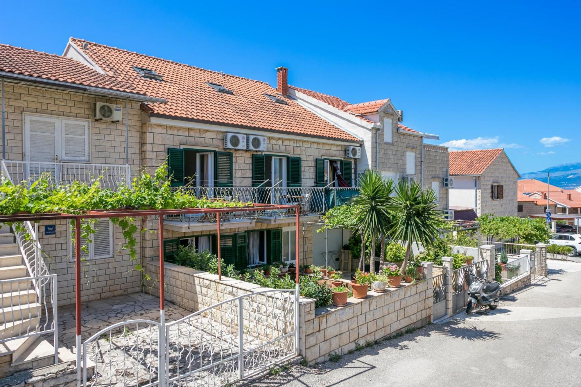 Apartments And Rooms With Parking Space Supetar, Brac - 5658 Exteriör bild