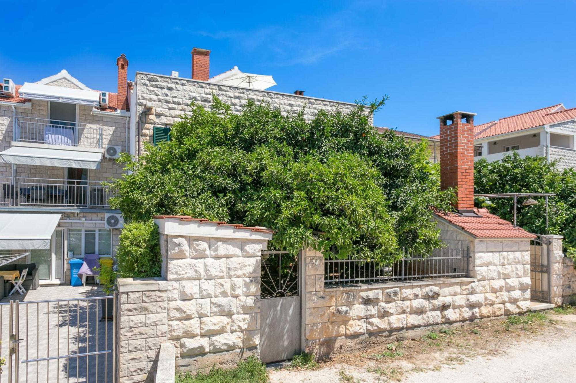 Apartments And Rooms With Parking Space Supetar, Brac - 5658 Exteriör bild